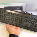 Огляд Logitech Signature Slim Solar+ K980: клавіатура, яка працює від сонця