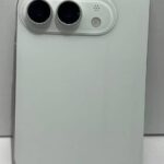 Складний iPhone вперше показали на знімках макета